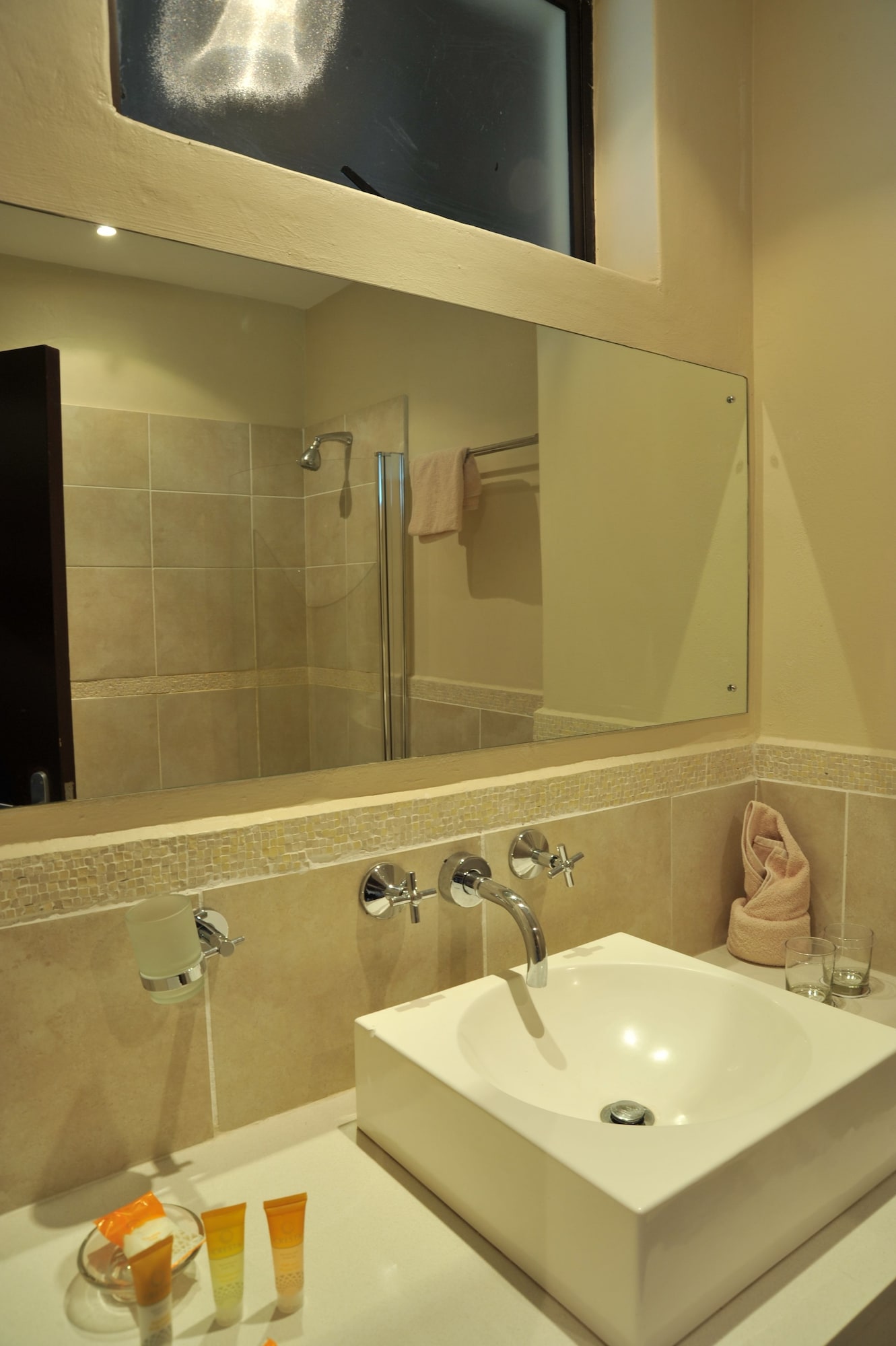 STANDARD, TWIN BEDS, GARDEN VIEW