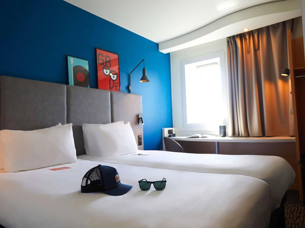 Standard, Twin Beds