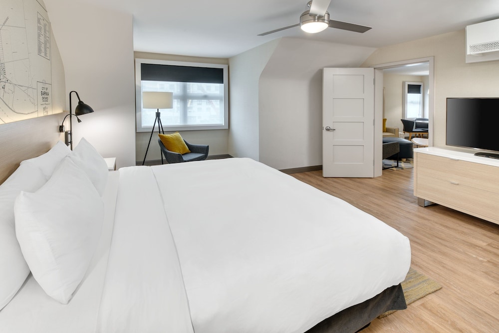 The Insignia Hotel, Sarnia, a Tribute Portfolio Hotel 8/55