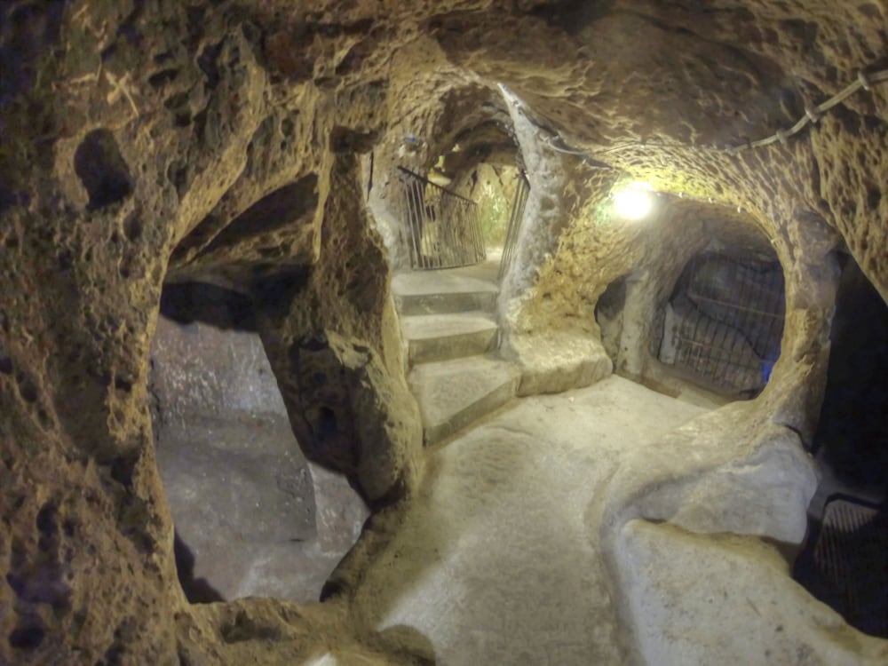 Euphoria Cave House 24/50