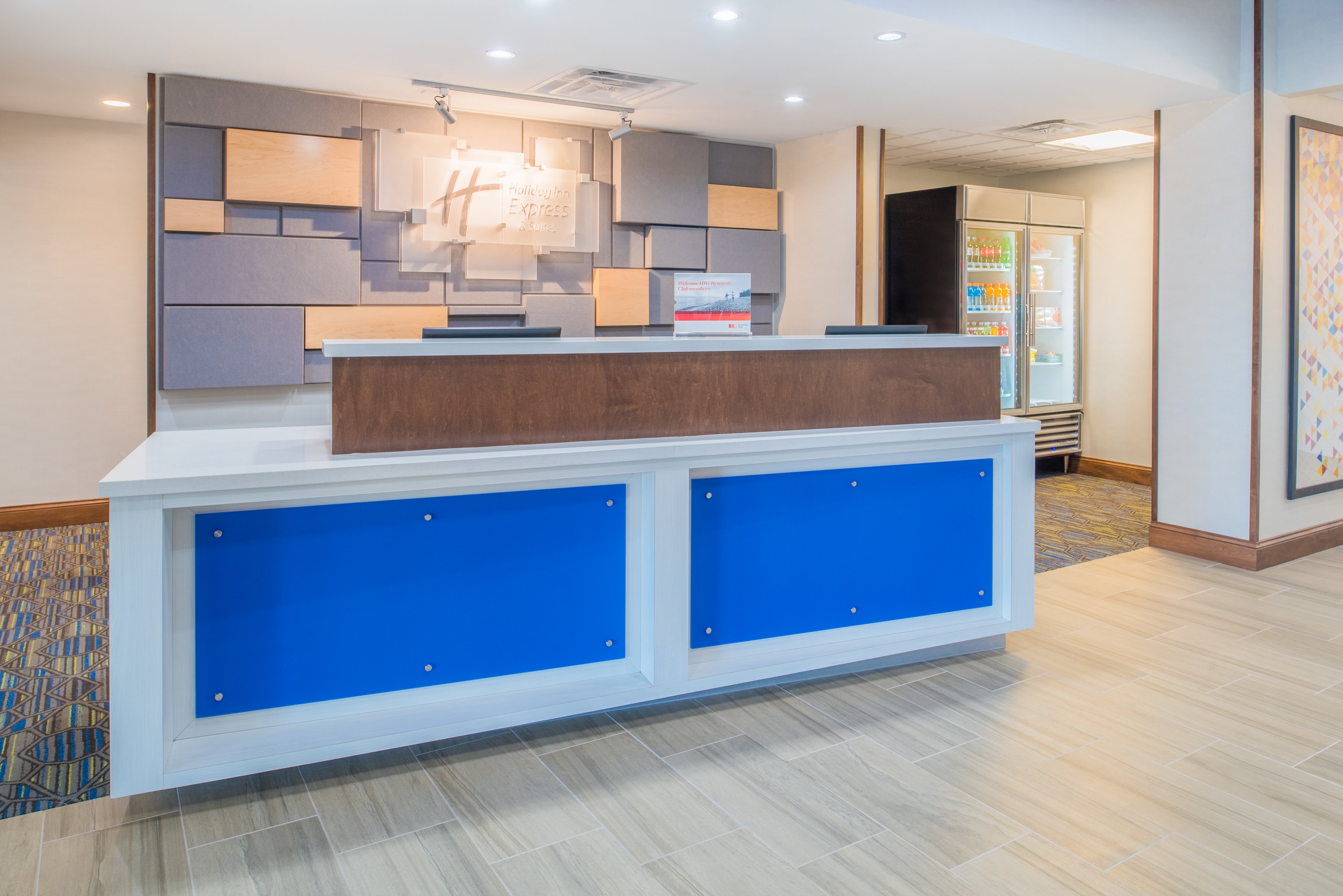 Holiday Inn Express Hotel Suites Bismarck 4/42