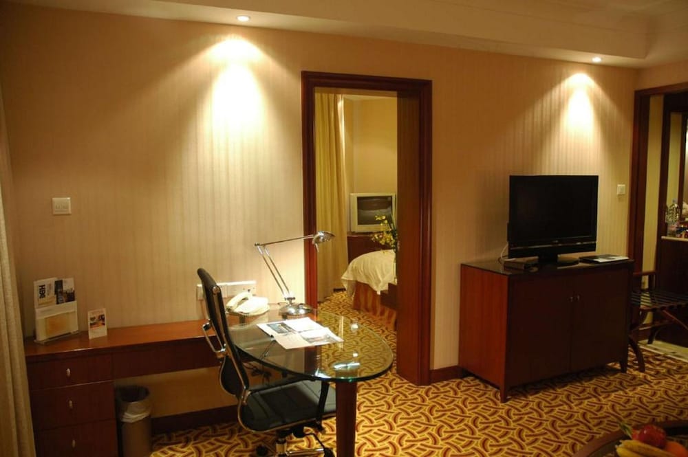 Jianguo Hotel Shanghai 51/56
