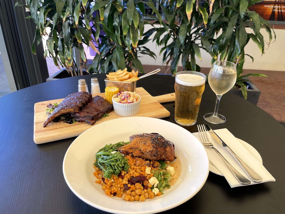 Mercure Bunbury Sanctuary Golf Resort 52/72