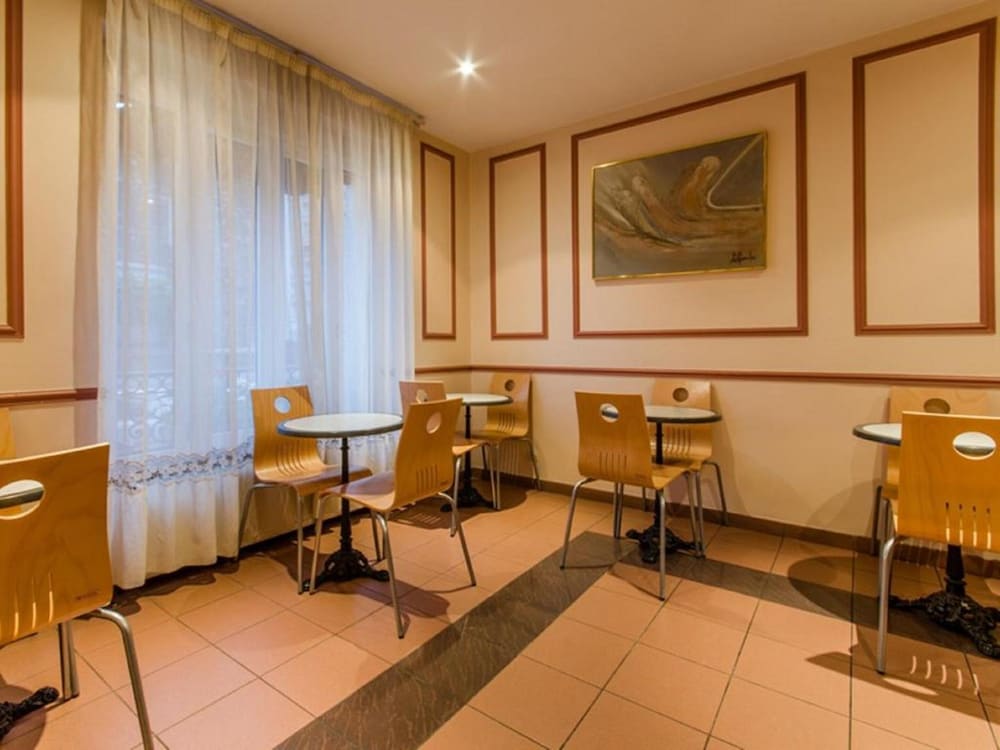 Hotel Arc Paris Porte D Orleans Formerly Kyriad Paris Sud Porte D Orl Ans 41/57