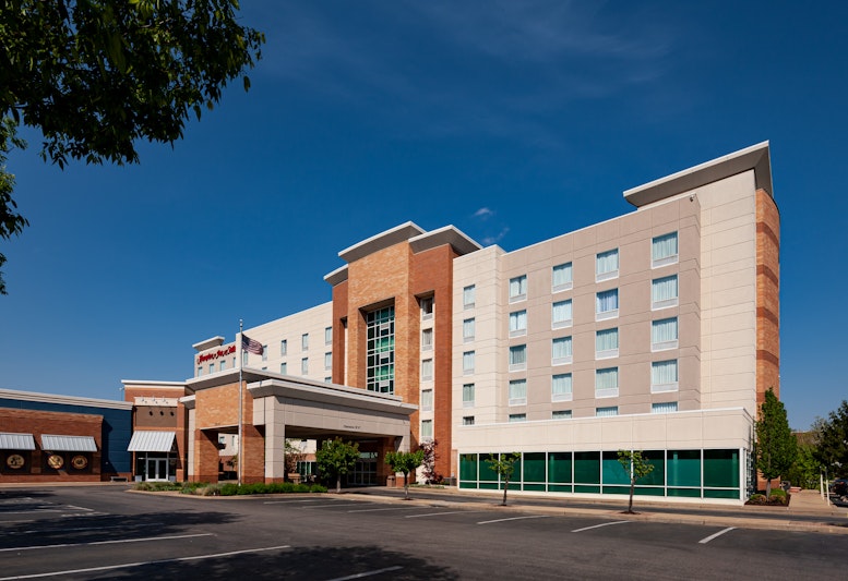 Hampton Inn Suites St Louis At Forest Park Mo 1/19