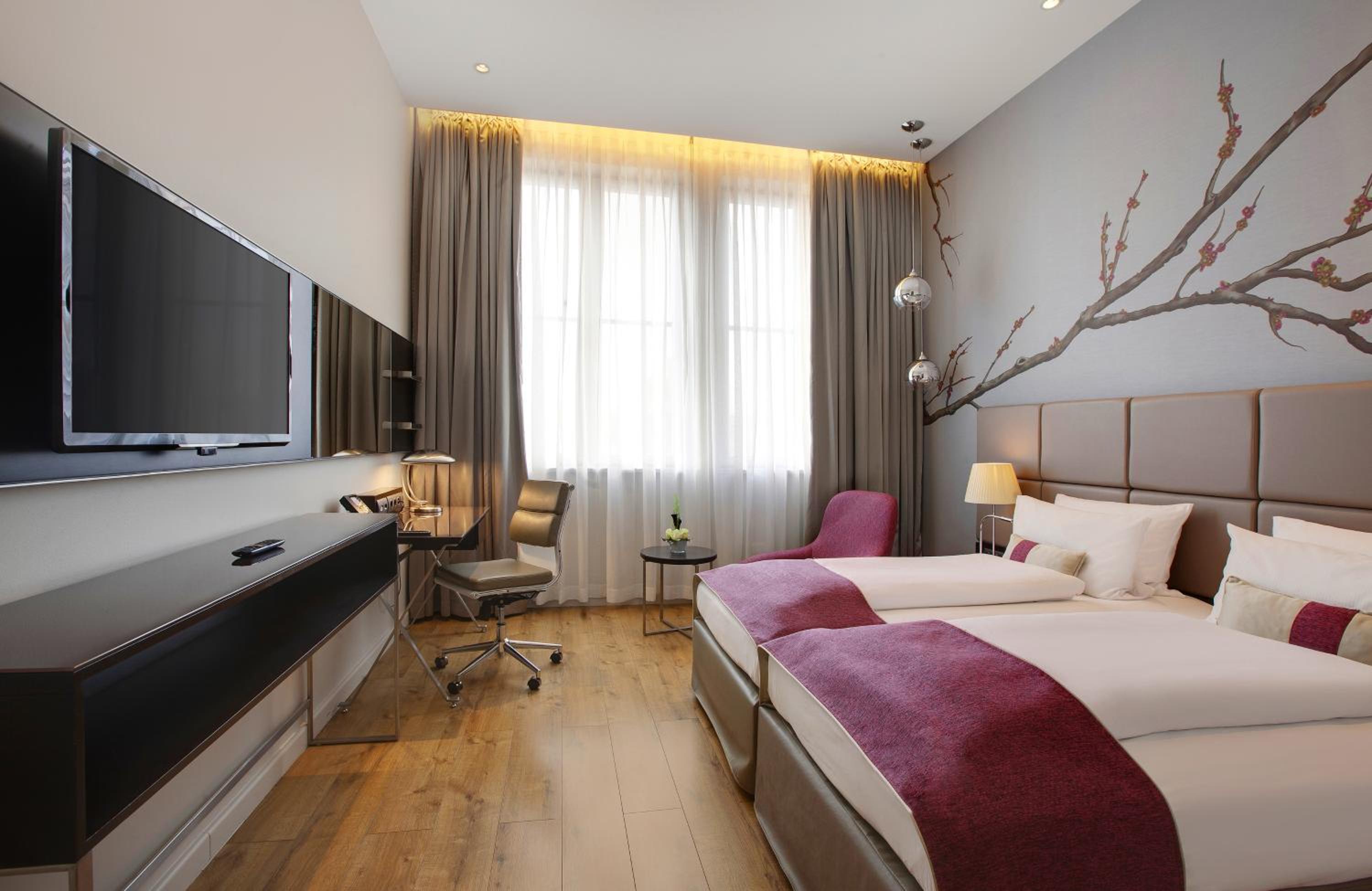 Supreme, Triple, Double Bed