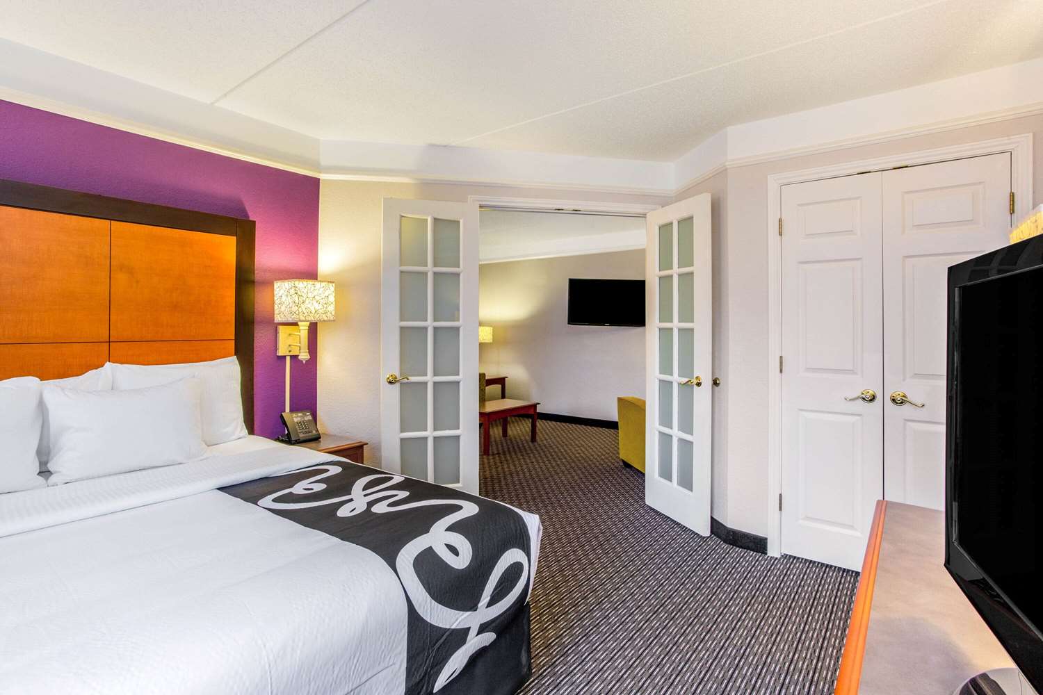 La Quinta Inn & Suites by Wyndham Raleigh Durham Airport 9/25