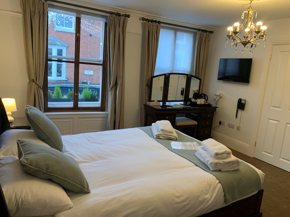 The Pilgrims Hotel 17/50