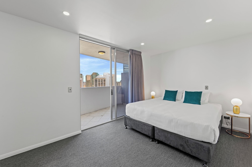 CLLIX Brisbane Central Apartments 10/50