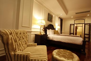 Royal, Lao, Suite, King Bed