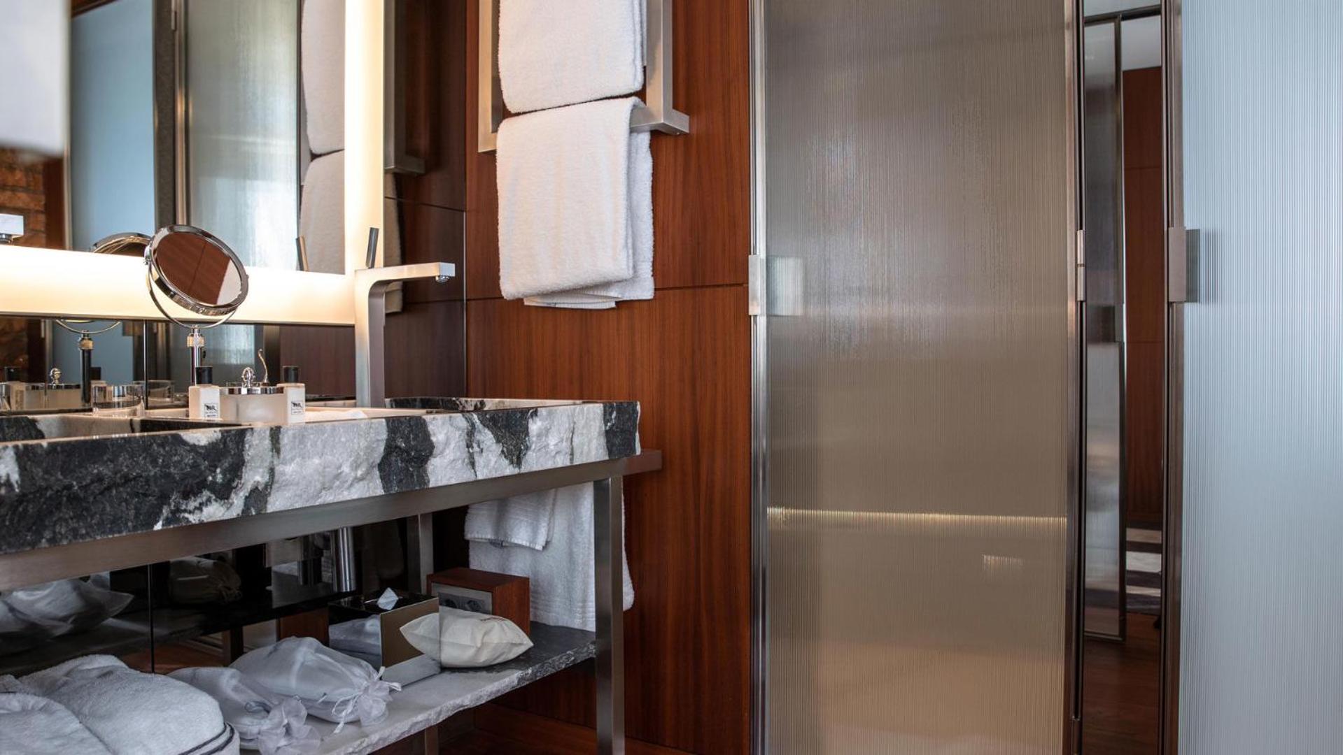 Room, Double Bed, La Reserve Eden au Lac Zurich 5/8