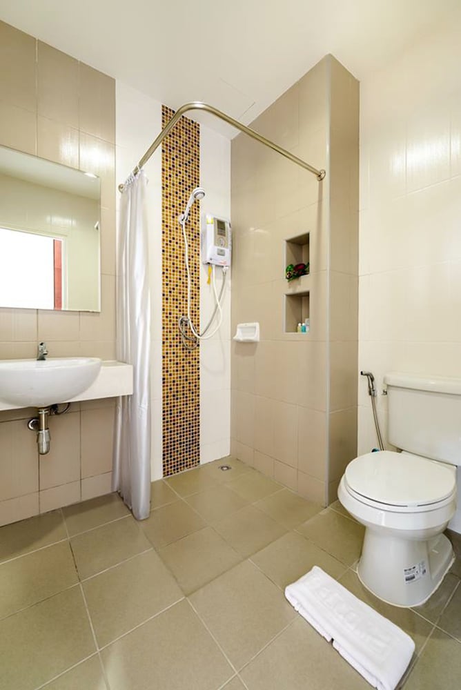 The Topaz Residence 22/40