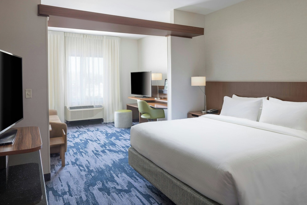 Fairfield Inn Suites Springfield Northampton Amherst 15/52