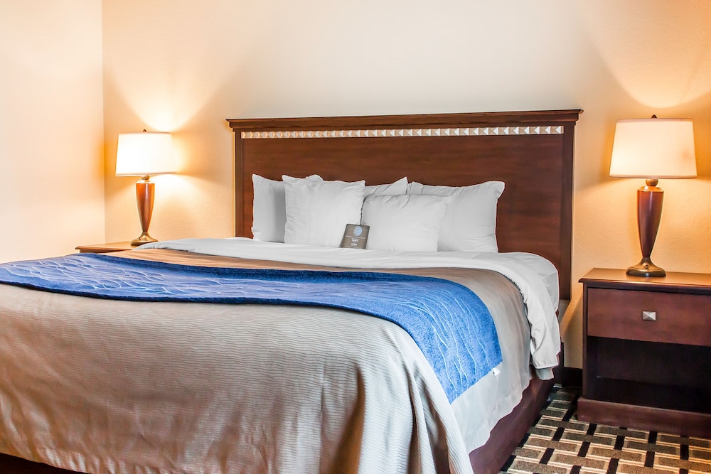 Comfort Inn & Suites Elk City South 16/37
