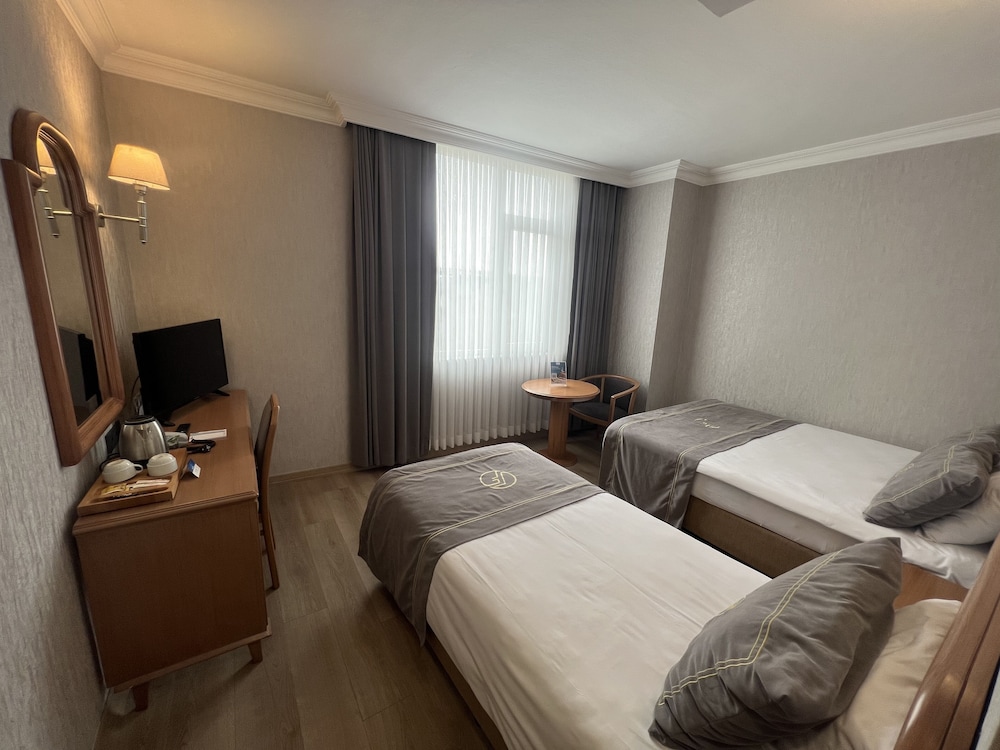 Fuar Hotel 25/50