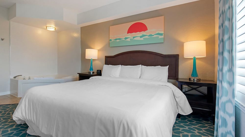 2 BEDROOMS, SUITE