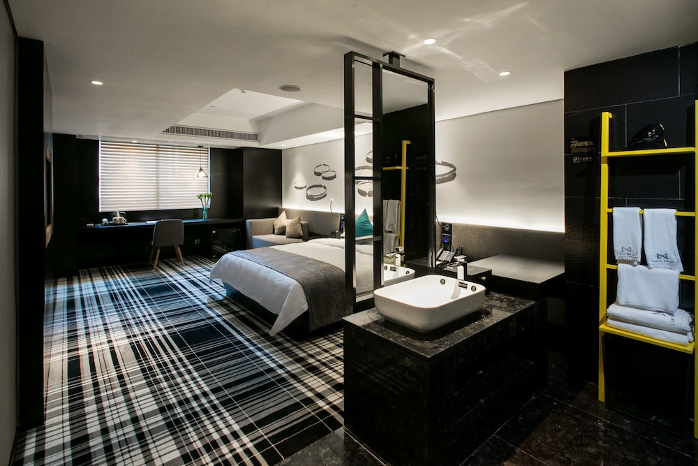 Likto Hotel 44/64