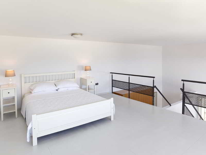 VILLA SEVEN 4/52