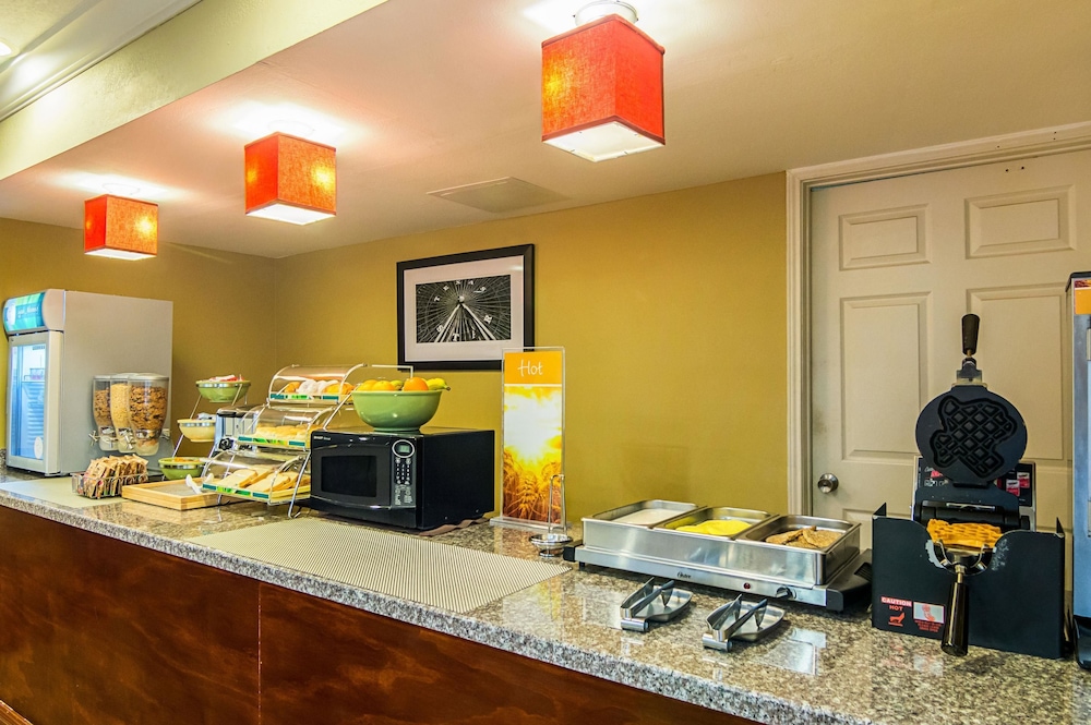 Quality Inn Suites Garland East Dallas 48/56