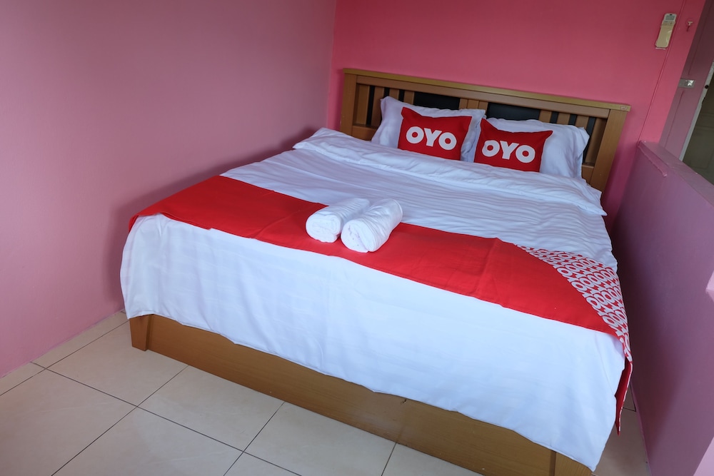 OYO 75429 101 Place Navanakorn 23/43