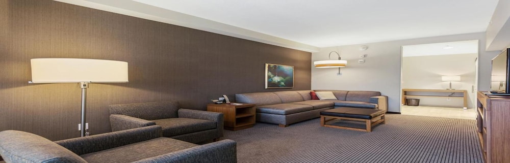 Hyatt Place Tampa/Wesley Chapel 32/61