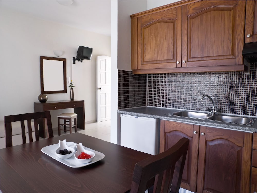 Troulis Apart Hotel 58/74