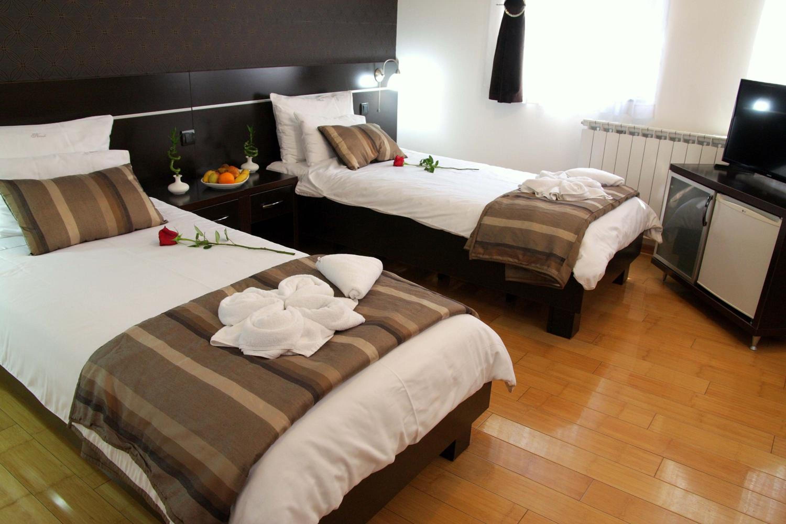 Novak Hotel 9/37