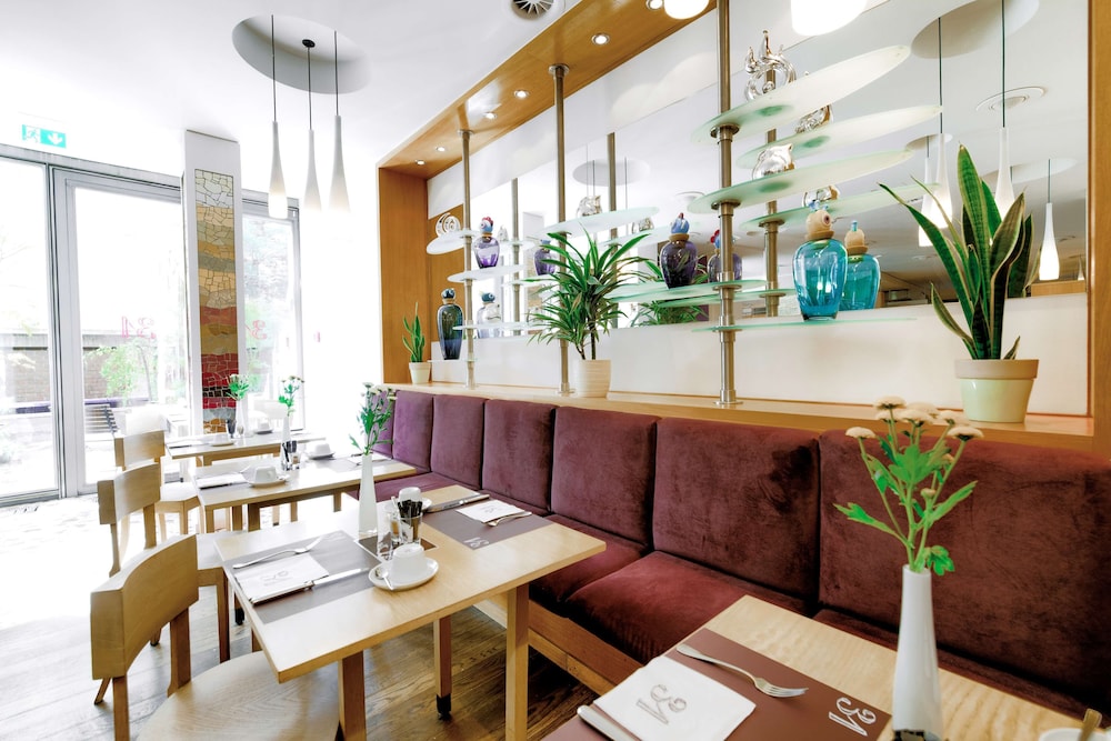 Hotel Bleibtreu Berlin By Golden Tulip 32/50