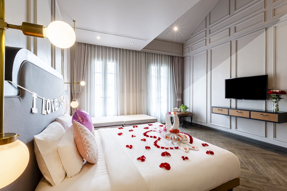 MiLa Hotel Thapae 23/63