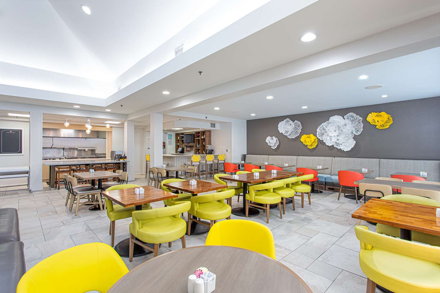 restaurant cafeteria