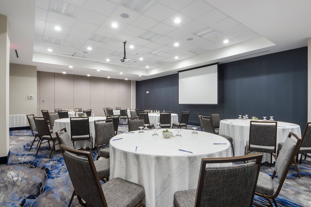 Fairfield Inn & Suites By Marriott Dallas Plano/Frisco 36/42