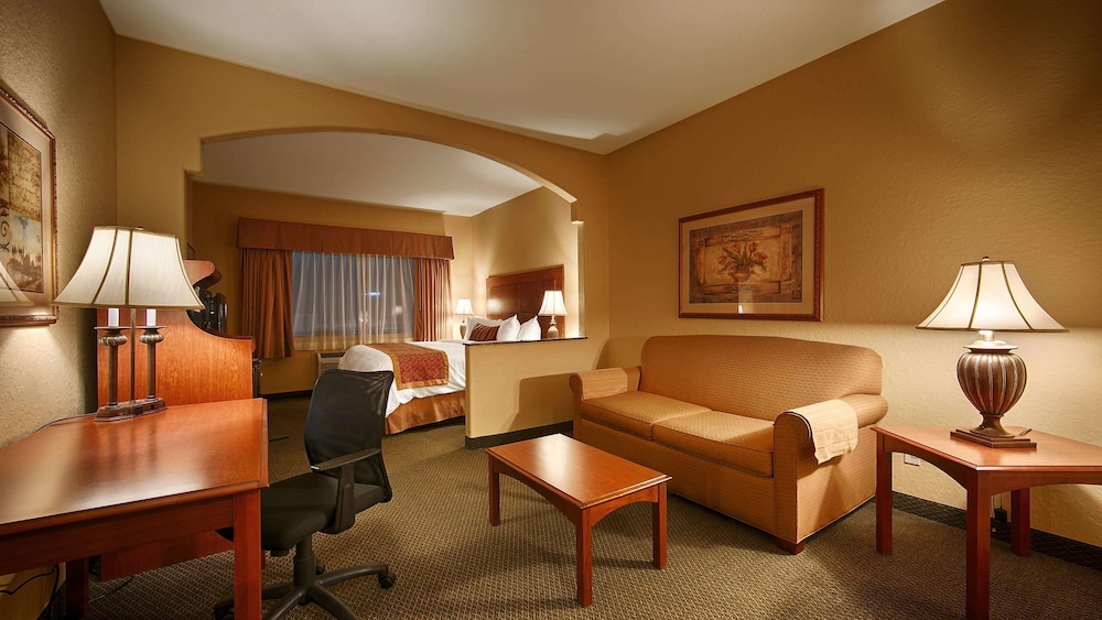 Best Western Plus Victoria Inn & Suites 14/26