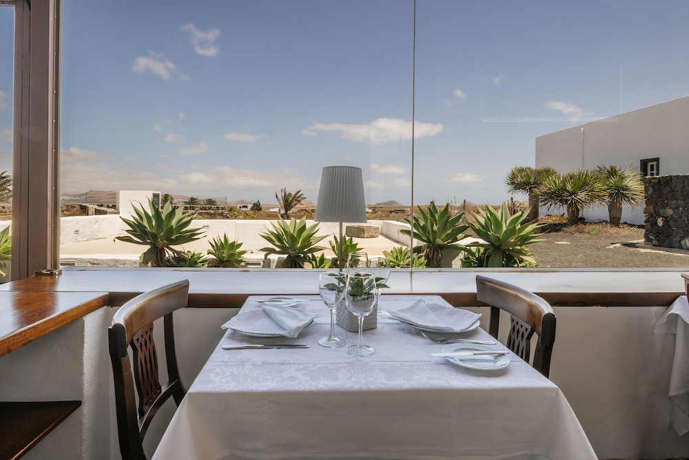 Hotel EL GRIFO 42/71