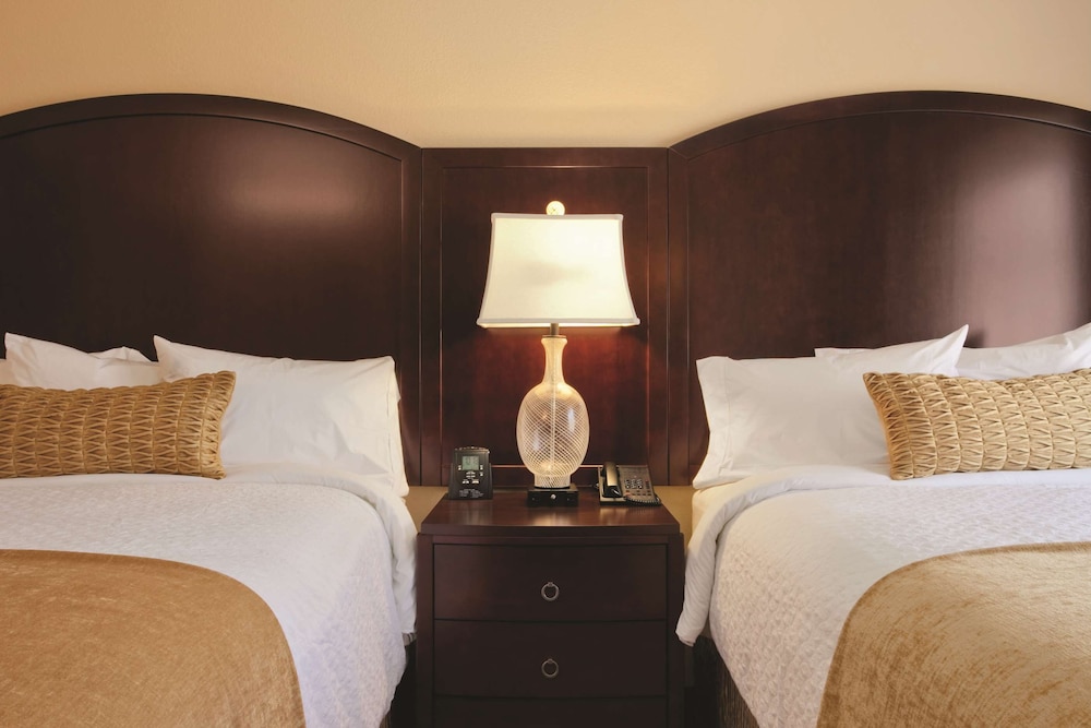 Embassy Suites By Hilton Orlando Lake Buena Vista South 28/82