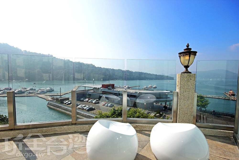 Shuian Lakeside Hotel 53/75