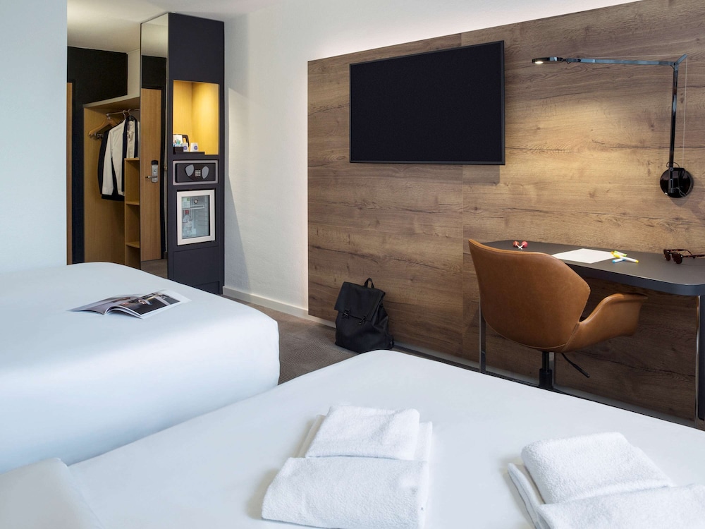 NOVOTEL LAUSANNE BUSSIGNY 18/75