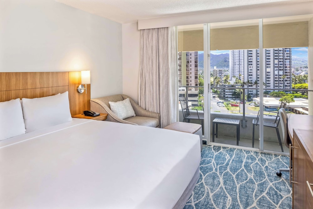 Hyatt Place Waikiki Beach 24/71