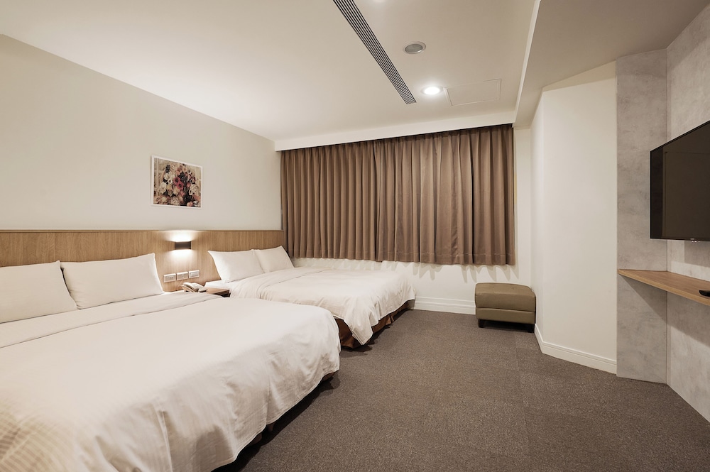 Nei Jiang Hotel 24/38