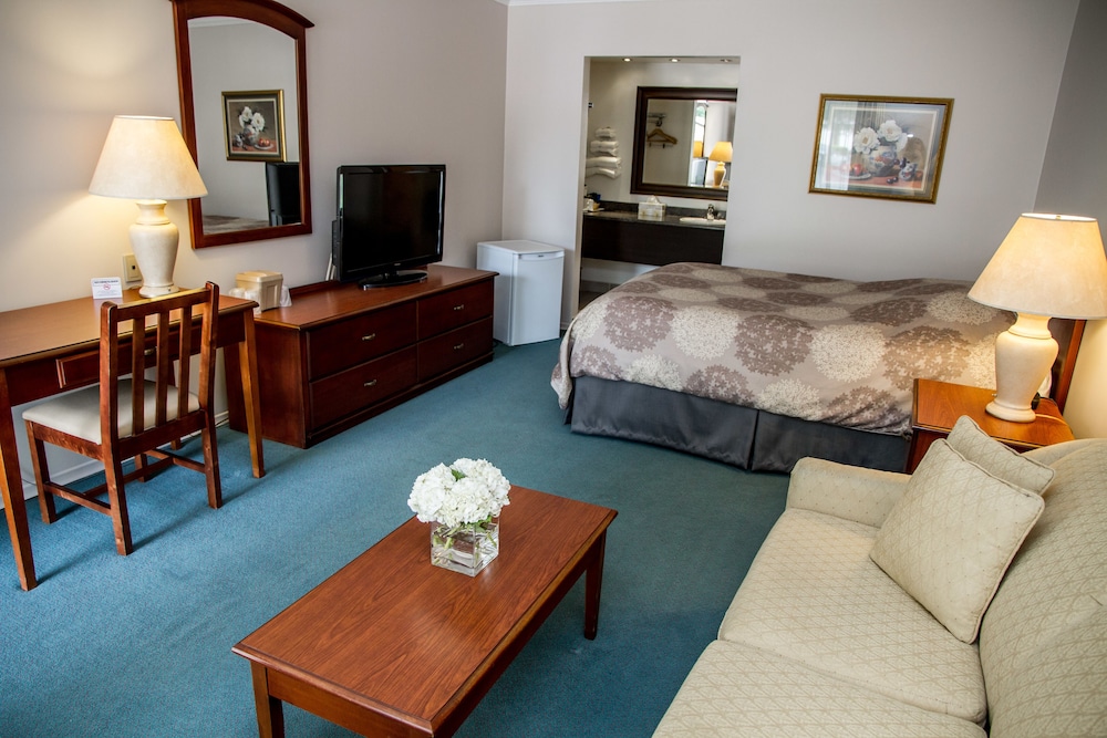 Rideau Heights Inn 32/54