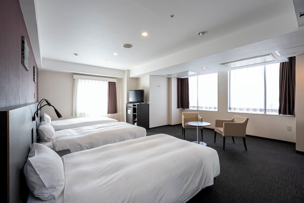 ROOM, TRIPLE