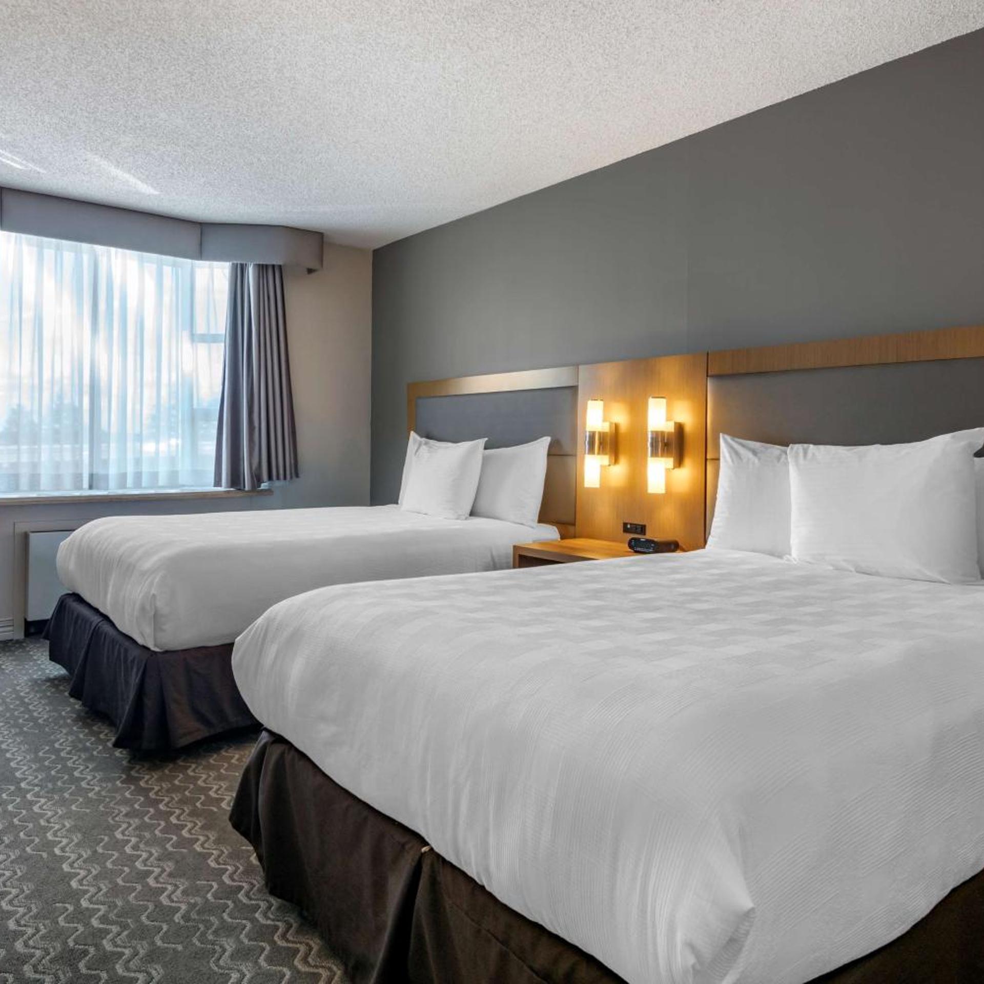 غرفة تنفيذية بسرير كينج وسريرين كوين، Best Western Plus Vancouver Airport Hotel 2/9