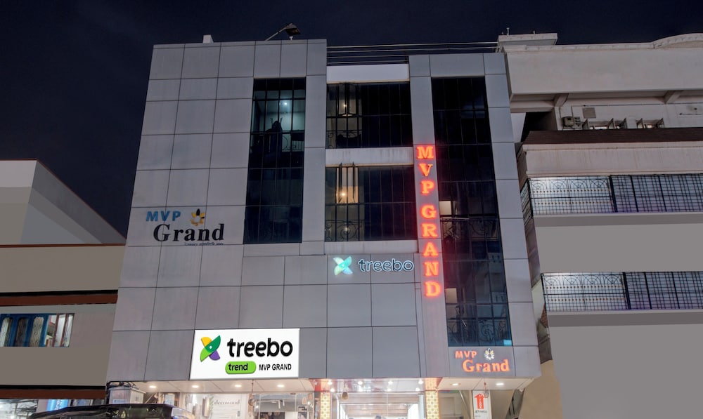 Treebo Mvp Grand Vizag 1/16