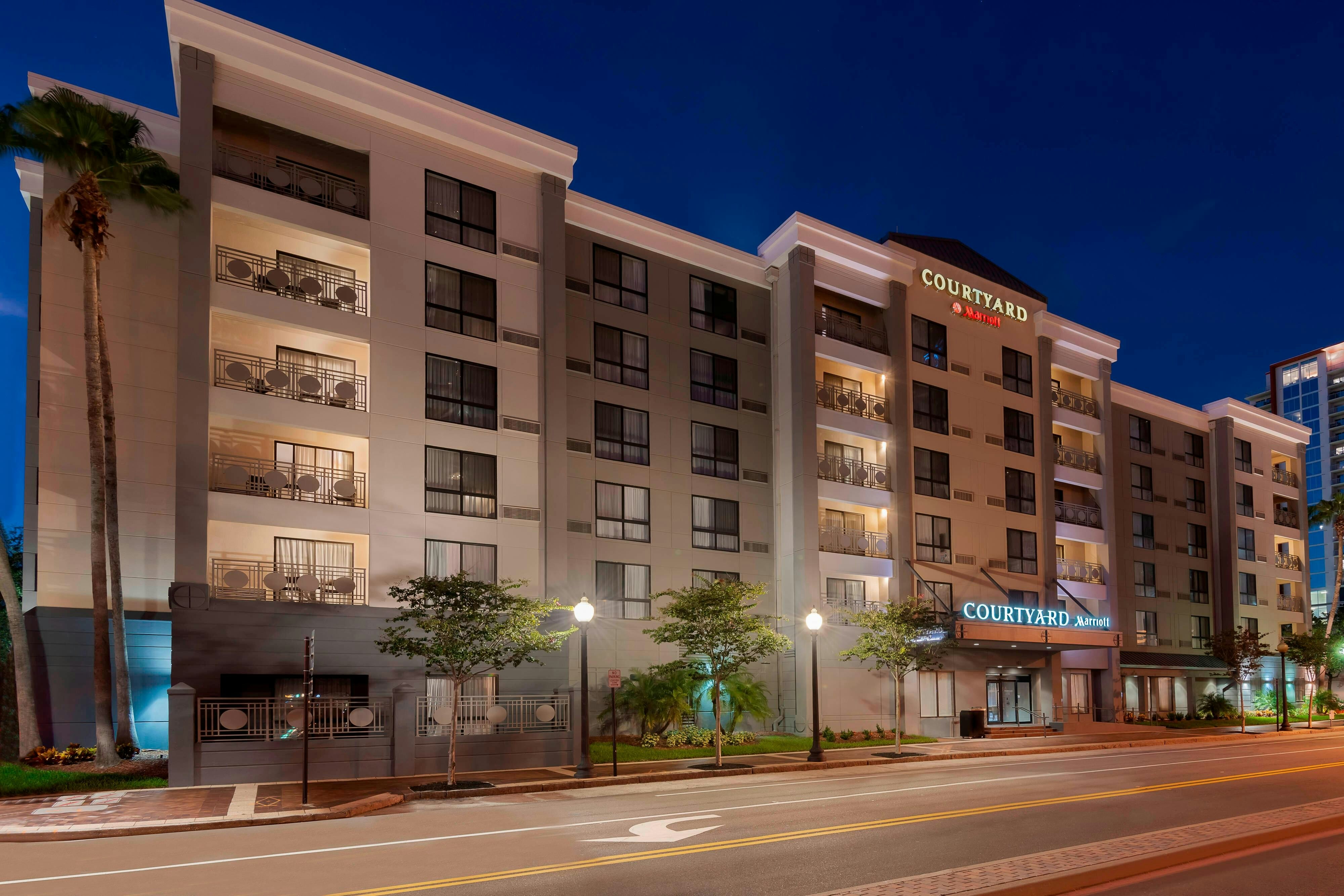 Courtyard by Marriott Tampa Downtown 17/19