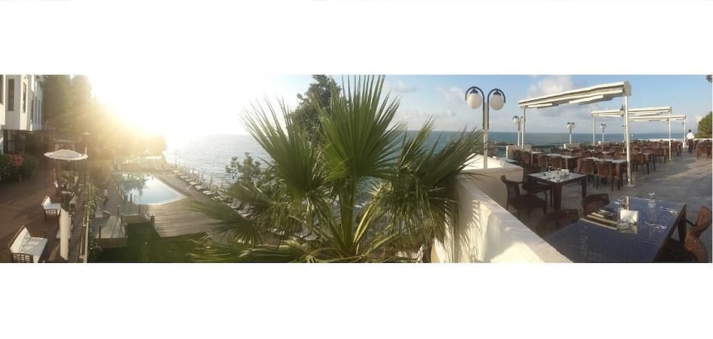 Diapolis Hotel 50/50