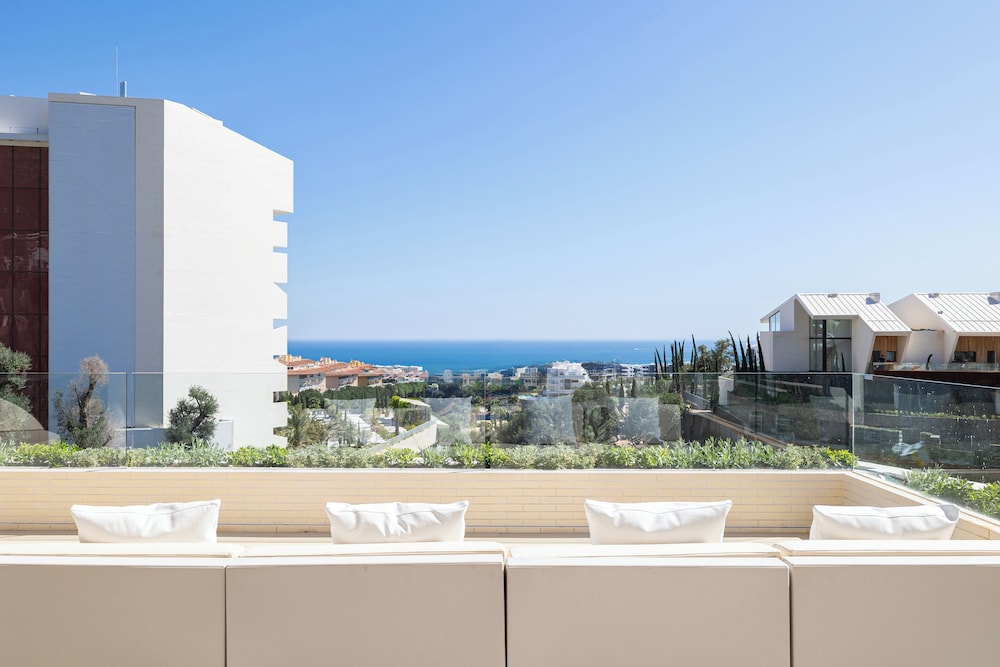 Leiro Residences 48/50