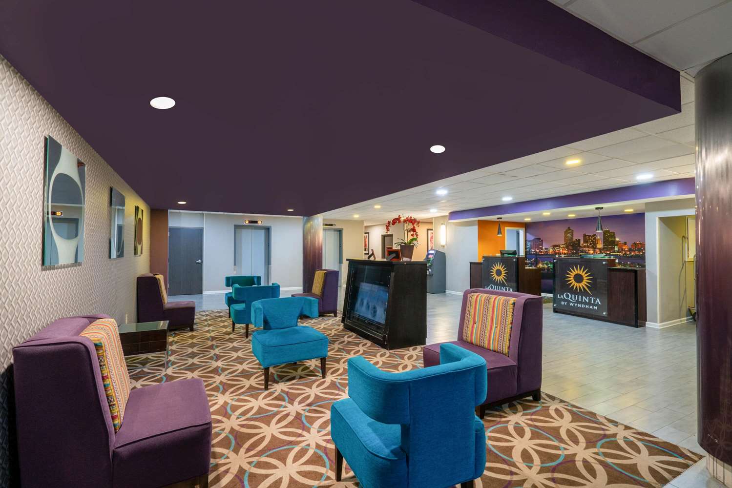 La Quinta Inn & Suites by Wyndham Memphis Airport Graceland 45/71