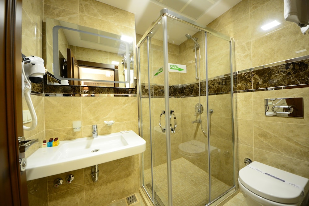 Grand Bazaar Hotel 38/39