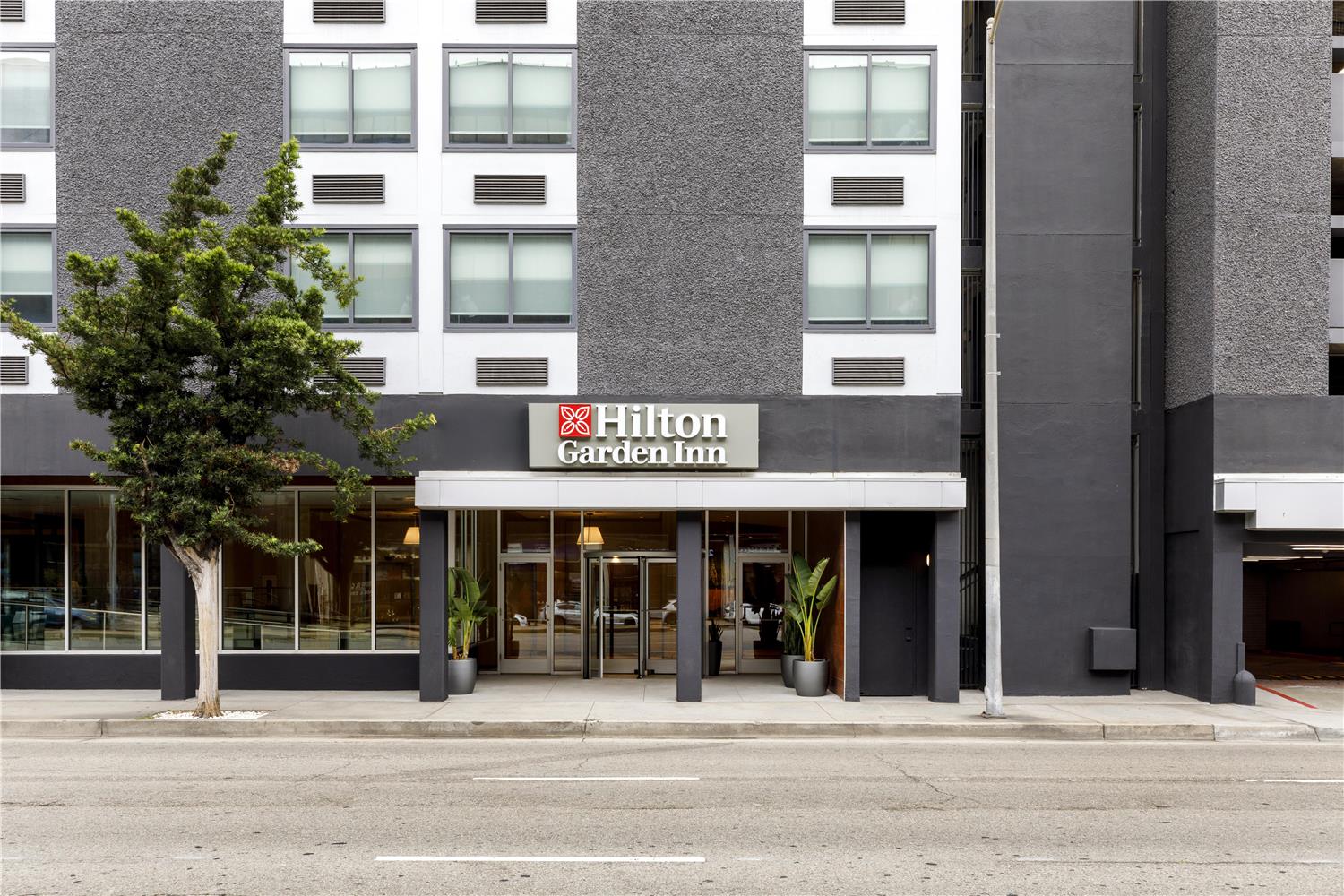 Hilton Garden Inn LAX Los Angeles Airport 12/60