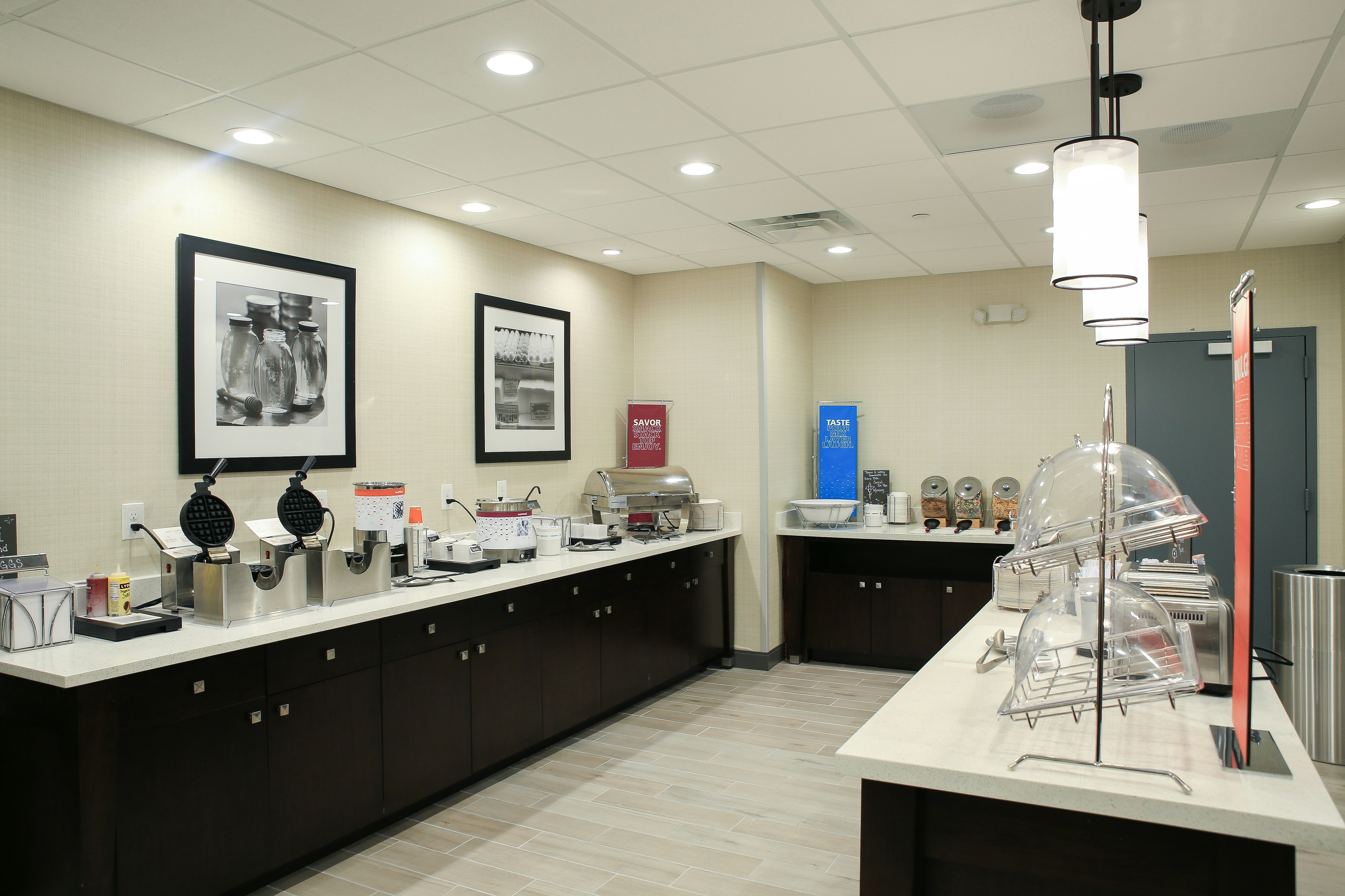 Hampton Inn And Suites Mount Laurel Moorestown 18/28