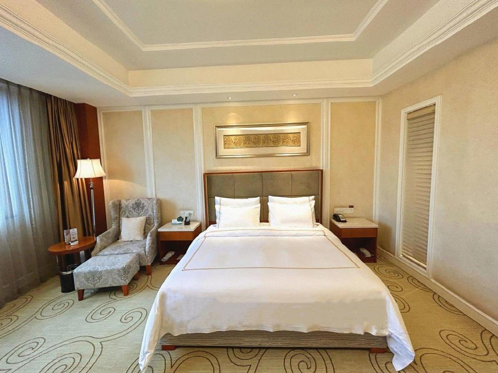 Hong Shan International Hotel 11/48